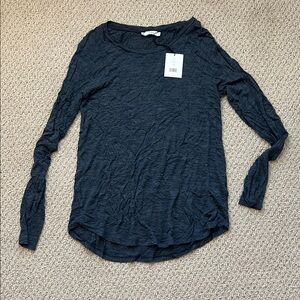 Vince Women's Navy Long Sleeve Top